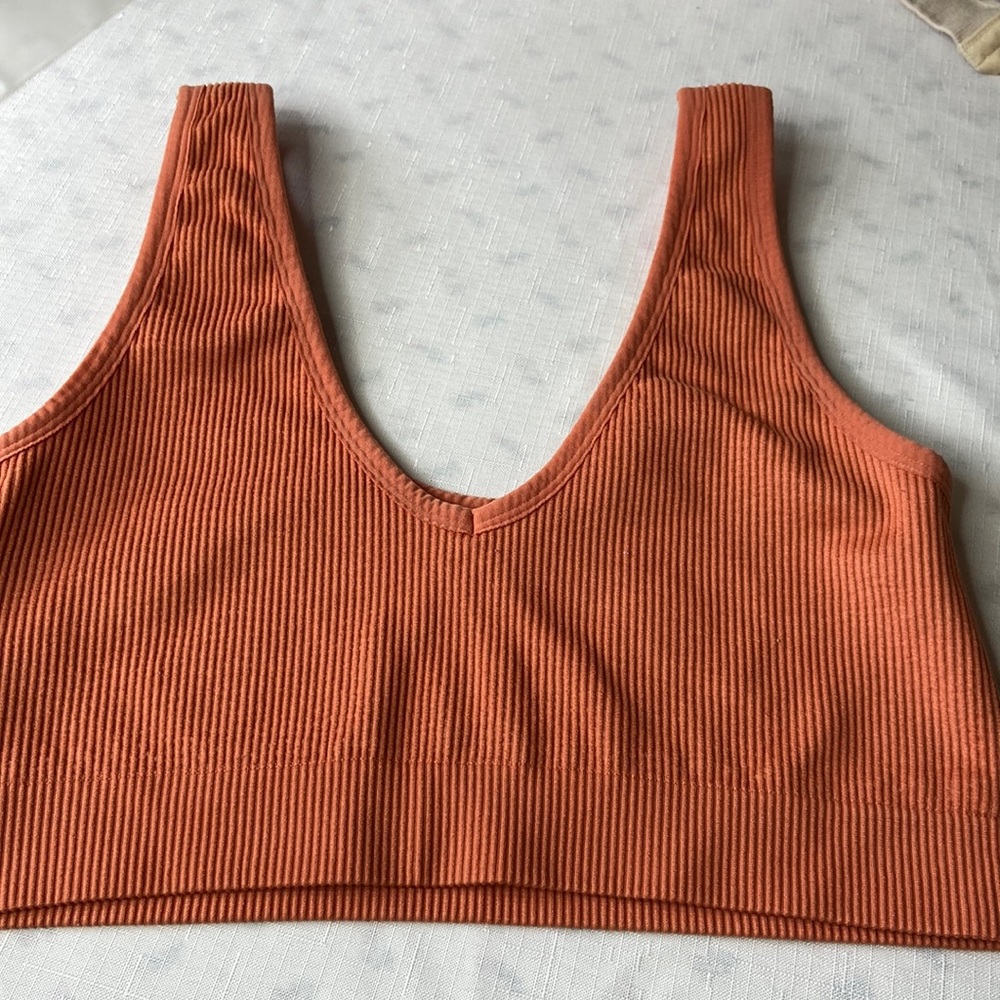 Colsie size 1X orange Sports bra. Worn once and washed no padding excellent con
